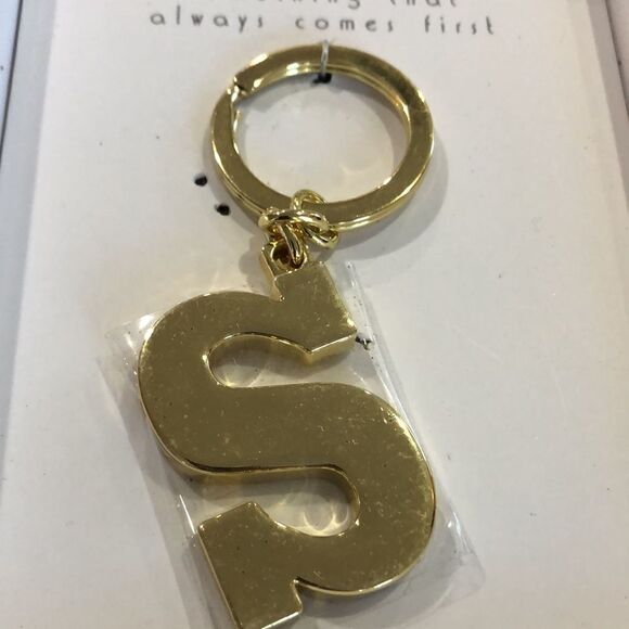 New initial S gold key ring. - Picture 2 of 4